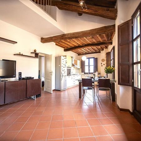 Serena Apartment, Cosy Close Center Town لوكا المظهر الخارجي الصورة