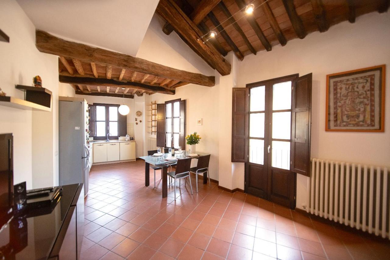 Serena Apartment, Cosy Close Center Town لوكا المظهر الخارجي الصورة