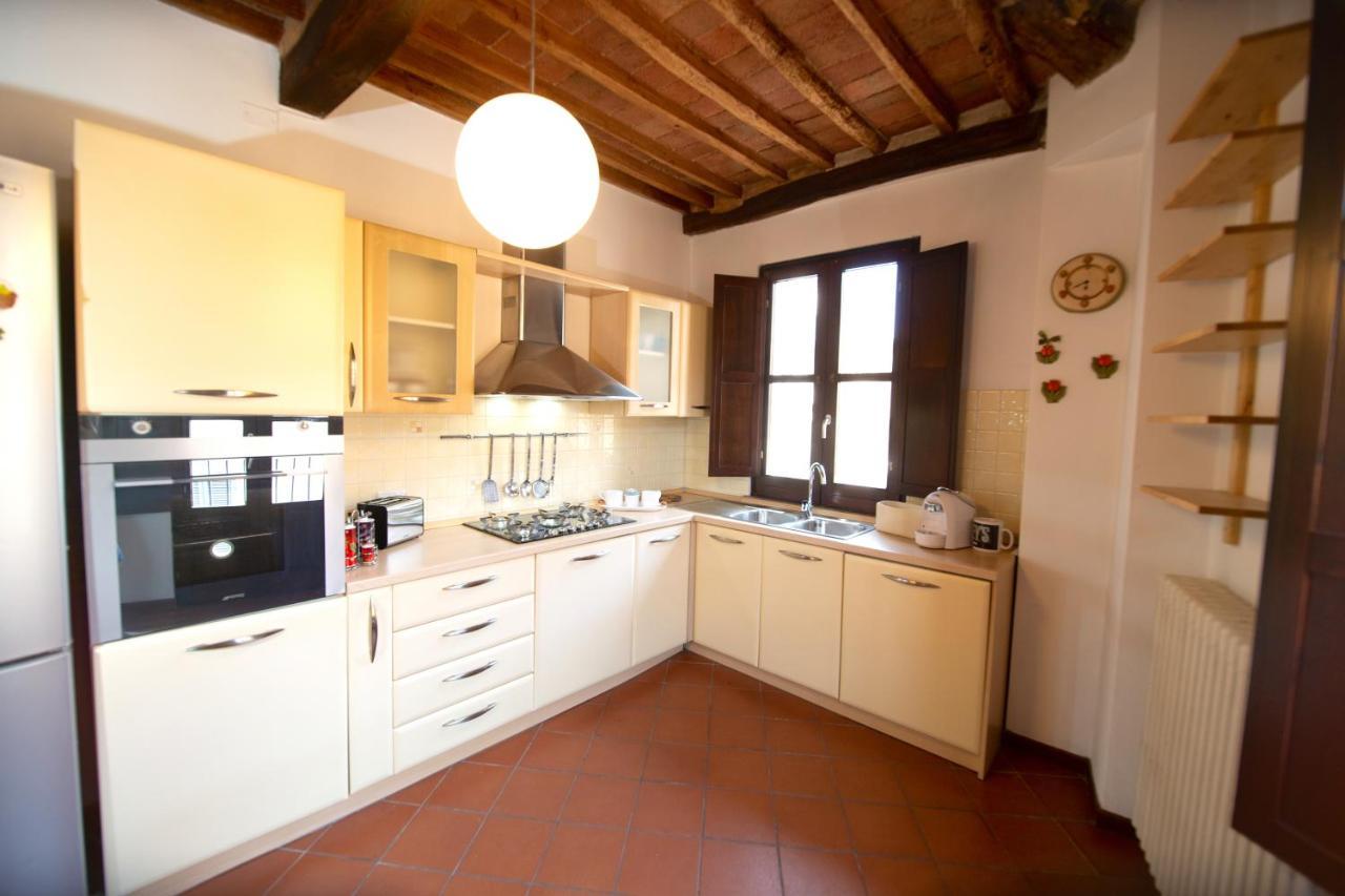 Serena Apartment, Cosy Close Center Town لوكا المظهر الخارجي الصورة