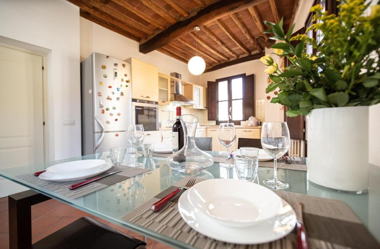 Serena Apartment, Cosy Close Center Town لوكا المظهر الخارجي الصورة