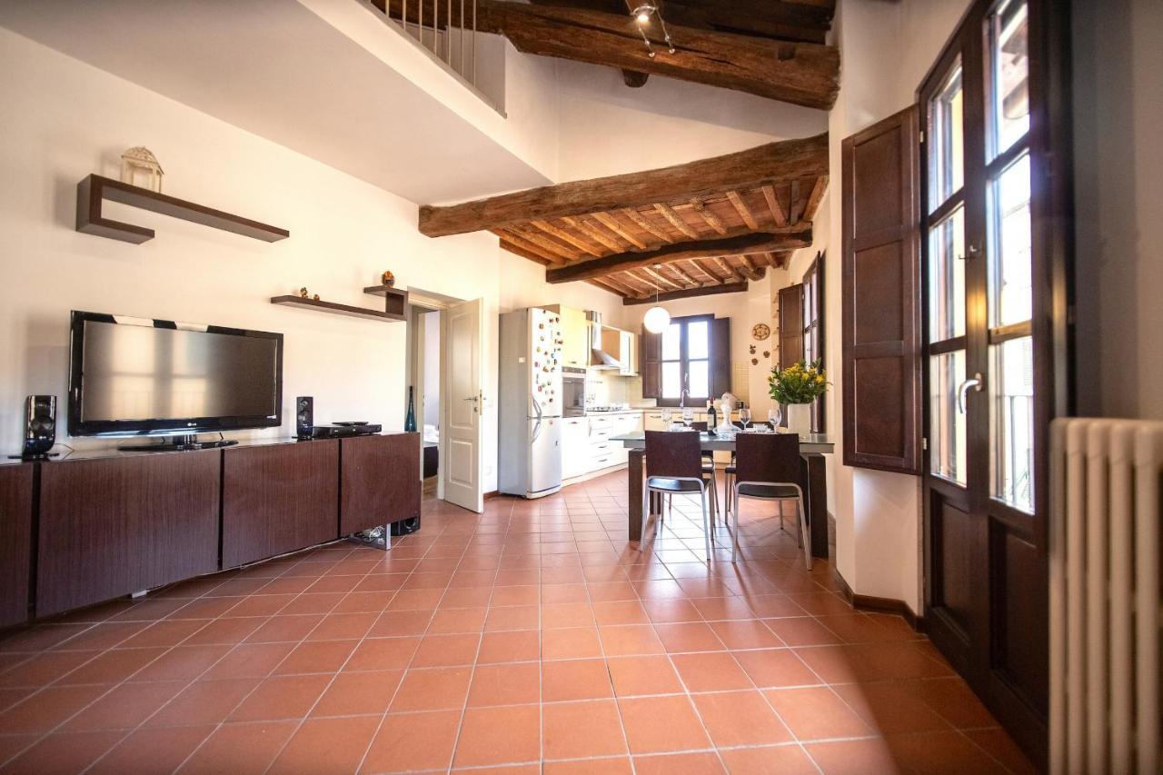Serena Apartment, Cosy Close Center Town لوكا المظهر الخارجي الصورة