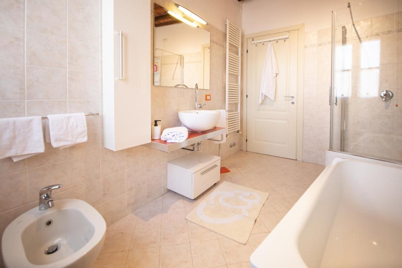 Serena Apartment, Cosy Close Center Town لوكا المظهر الخارجي الصورة
