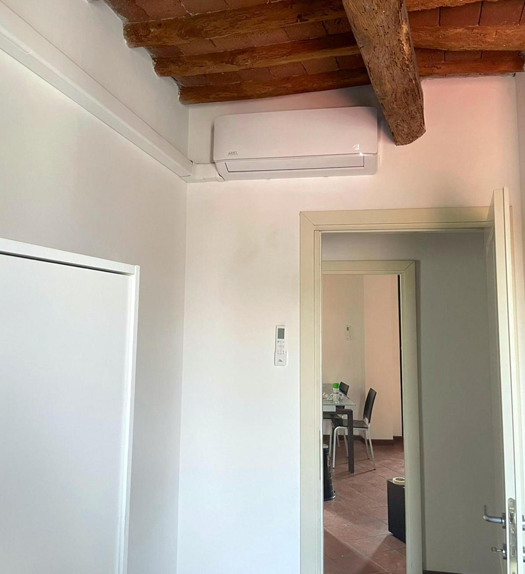 Serena Apartment, Cosy Close Center Town لوكا المظهر الخارجي الصورة
